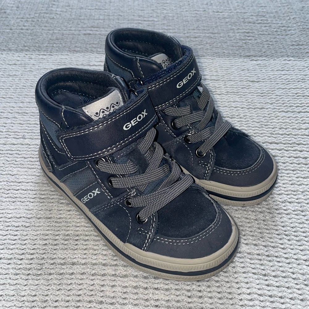 GEOX boys high top sneakers size 9